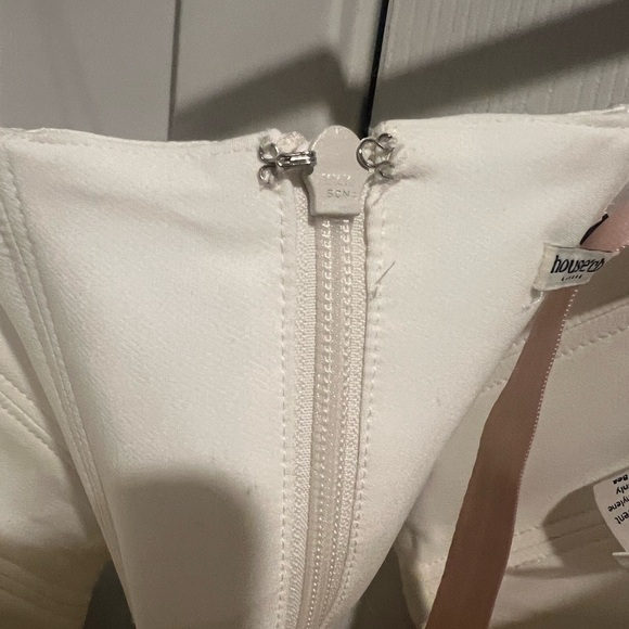House of CB Bea Draped Satin Cropped Corset in Ivory size Small Plus Cup - Picture 6 of 9